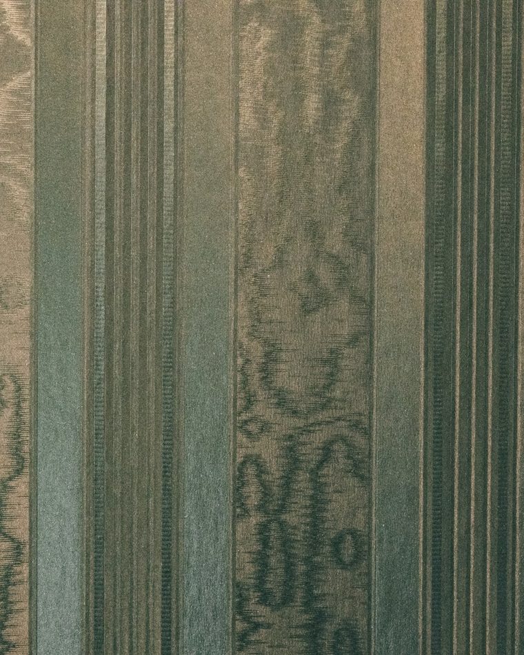 Textured wallpaper with a subtle moiré silk stripe finish